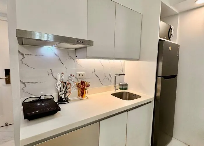 1br Bahamas 19th Floor, Azure Paraaque 3*